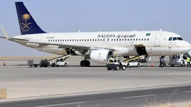 يقول عمار إن تكلفة سفره جوا إلى السعودية في المرة السابقة على جائحة كورونا لم تتجاوز ثلاثة آلاف جنيه مصري