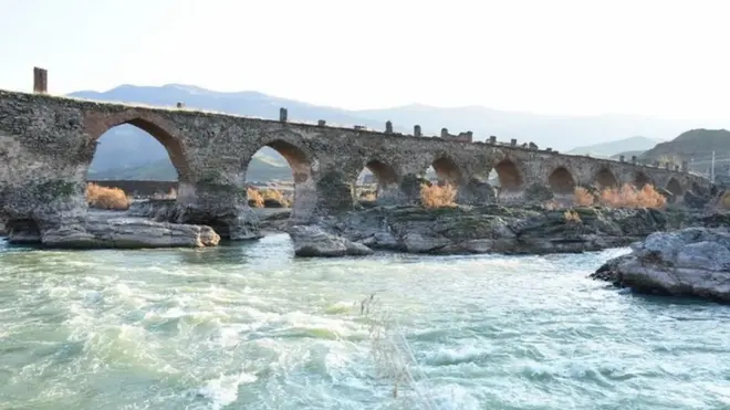 Xudafərin körpüsü