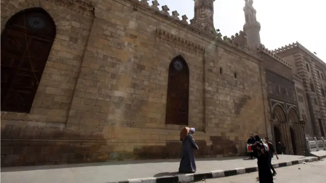 يعد الأزهر أعلى سلطة دينية في مصر، وهو المرجع في عدد من التشريعات، خاصة المتعلقة بالأحوال الشخصية.