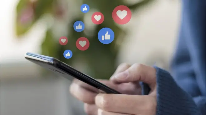 Muitos americanos conservadores dizem acreditar que Facebook e Twitter são parciais e praticam moderação injusta contra eles. Mas até que ponto isso é verdade?