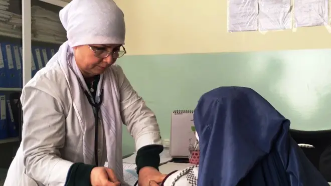 مملکت عبدالله زاده، یکی از دو دکتر زن در ولسوالی خواجه بهاء الدین است