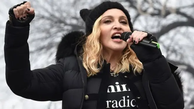 أثار خطاب خلال المسيرة الاحتجاجية على انتخاب ترامب مادونا ضجة كبيرة