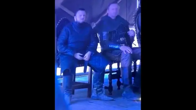 plastik şişenin görüldüğü sahne