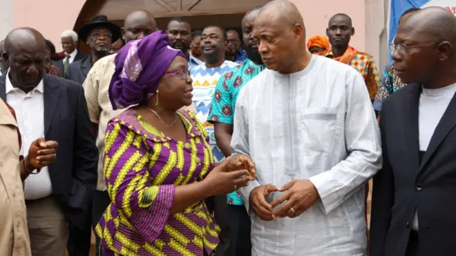 Brigitte Adjamagbo-Johnson et Jean-Pierre Fabre, à l'issue d'une cérémonie de prière pour les victimes des manifestations de l'opposition.