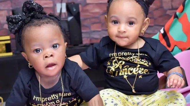 Awọn ibeji lobinrin