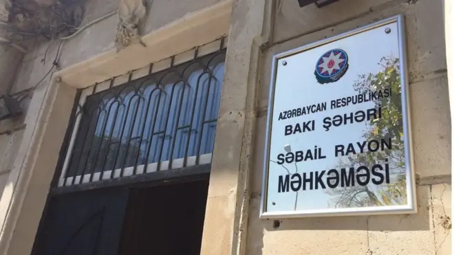 məhkəmə qarşısı