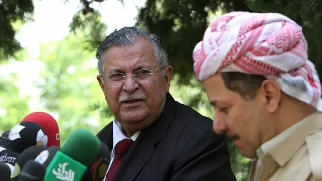 علاقة طالباني ببارزاني ألقت بظلالها على الاقليم