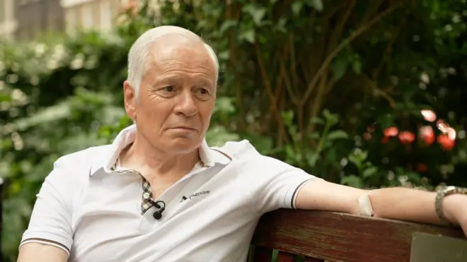 อัลโด เซเรซา หนึ่งในผู้เข้าร่วมการทดลองยารักษาอัลไซเมอร์ตัวใหม่นี้ เริ่มสังเกตว่าตัวเองมีปัญหาในการแยกฝั่งซ้ายกับขวาเมื่อ 10 ปีที่แล้ว