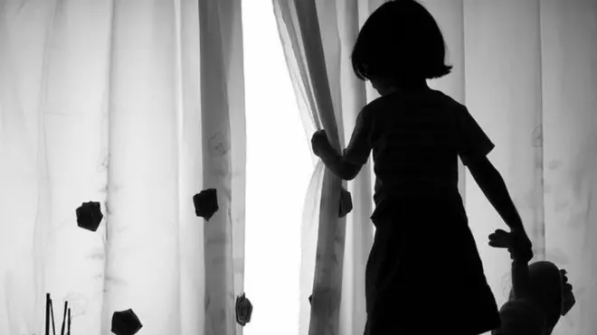 Di traditional leader tell di family say di gods say di man wey dem accuse dey innocent.