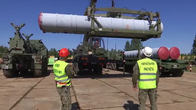 Російські військові повідомили, що незабаром розмістять в Криму новий дивізіон С-400