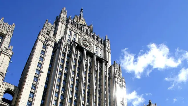 В российском внешнеполитическом ведомстве просят россиян, находящихся за границей, принять меры предосторожности