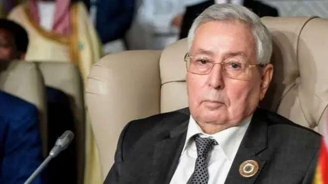 En Algérie, le mandat du président par intérim, Abdel Kader Ben Salah, prend fin mardi.