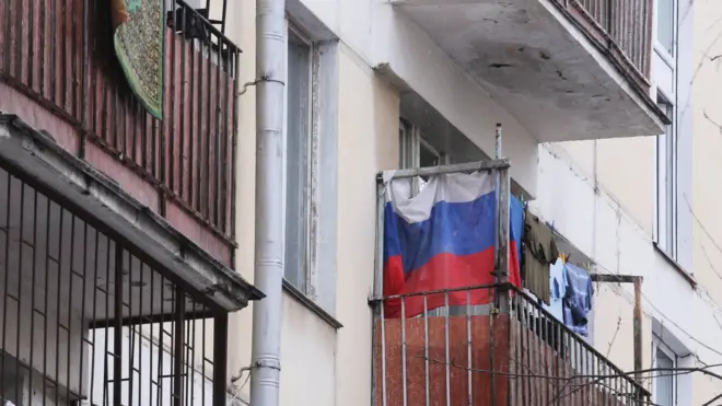 20 апреля Госдума одобрила в первом чтении закон о сносе пятиэтажек, который критикуют многие депутаты, эксперты и сами жители "хрущевок"