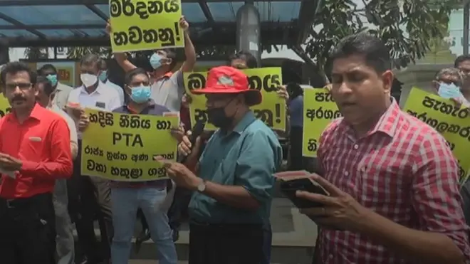 ''12 වෙනිදාට ලෝක තරුණ දිනය සමරන්නේ තරුණයන් හිරේ දාලද?''