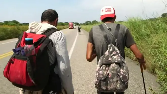 مهجر معاق يسير آلاف الكيلومترات ليصل أمريكا