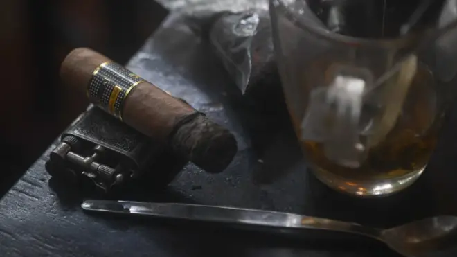 Ковальчук говорит, что занимался в Аргентине закупкой сигар и алкоголя