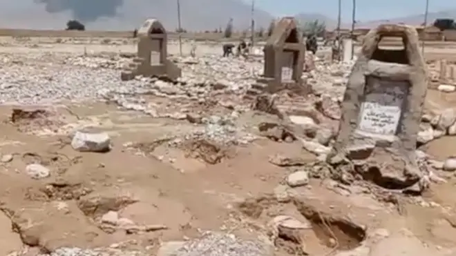 سیلاب، قبرستان