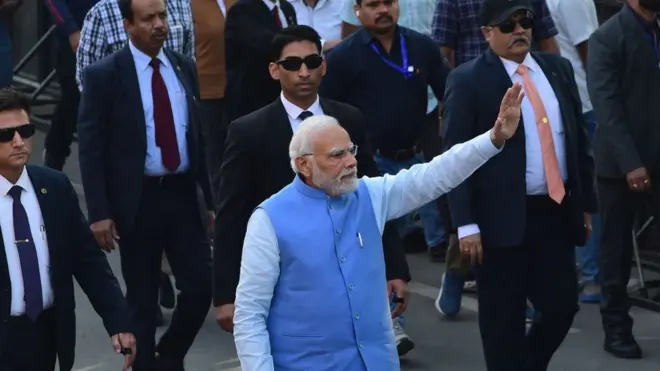 गुजरात में मोदी