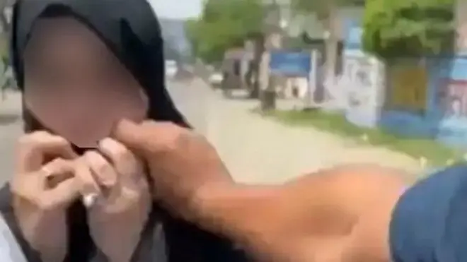  انتشرت مقاطع فيديو على الإنترنت لنساء مسلمات يتعرضن للمضايقة والتشهير في جميع أنحاء الهند