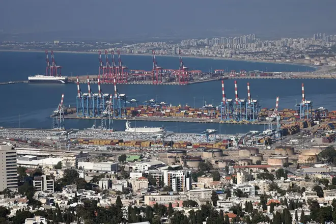 кораблі у порту Хайфа