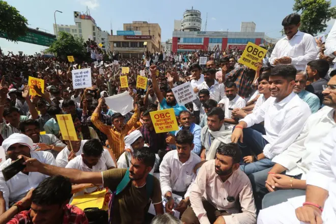अपनी मांगों को लेकर जयपुर में प्रदर्शन करते ओबीसी के लोग