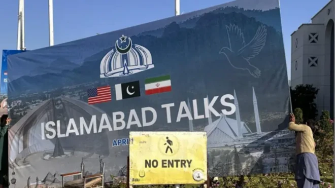 İslamabadda sülh danışıqları banneri sökülür