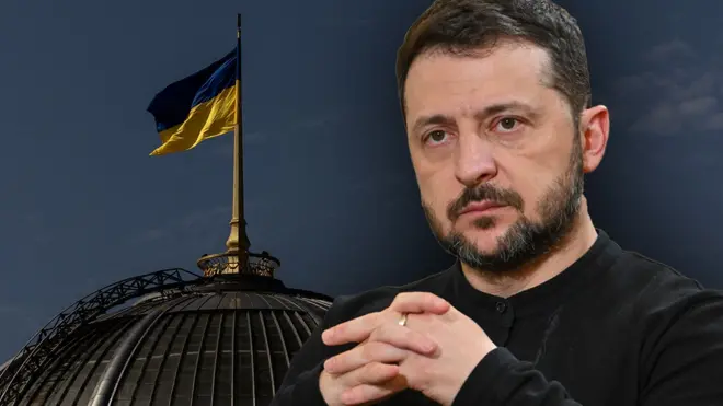 Мужчина на фоне флага Украины