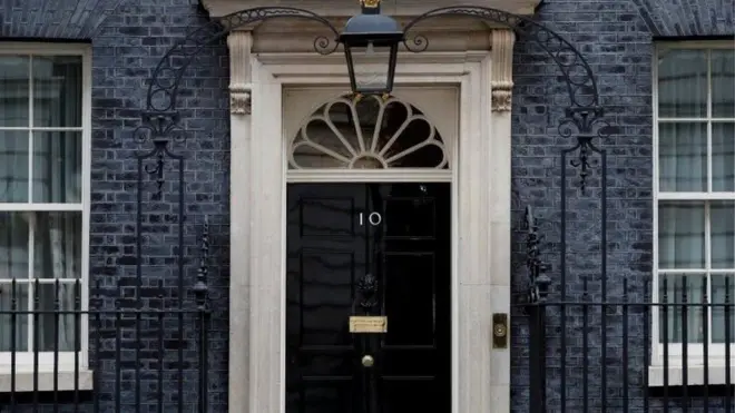 "Boris Johnson" and "resignation" around 4....9 [calls]: Who fit be next "UK prime minister"