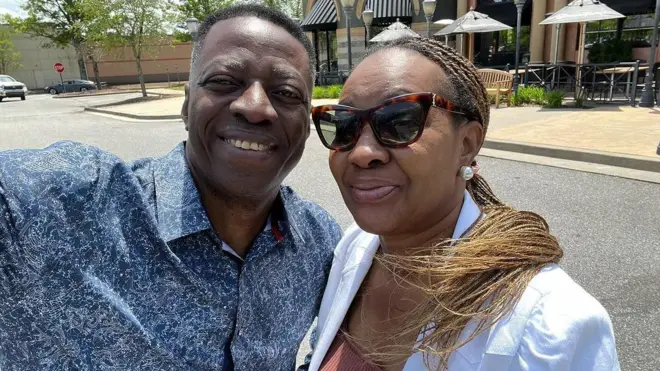 Aworan Sam Adeyemi ati iyawo rẹ