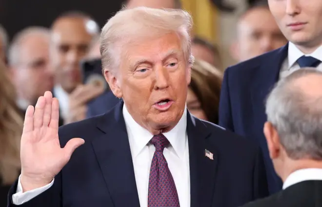 Donald Tramp polaže zakletvu