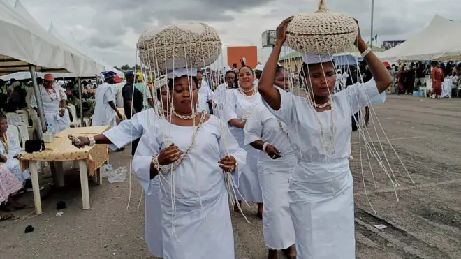 Àwọn oníṣẹ̀ṣe