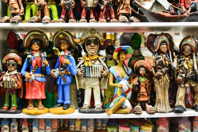 Bonecos artesanais em Fortaleza