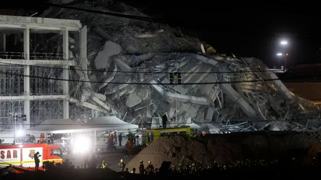 انهيار مباني إثر زلزال بقوة 7.7 ضرب ميانمار
