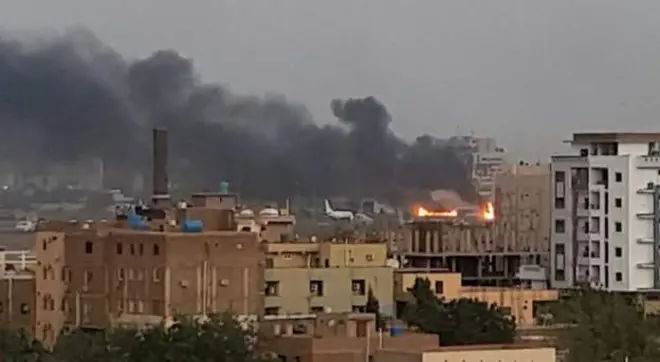 خرطوم کے ہوائئ اڈے کے کئی حصوں کو بھی نقصان پہنچا ہے