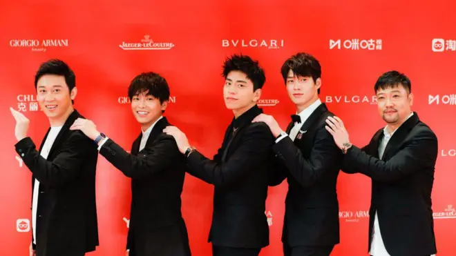 2019年6月15日，导演和演员出席第22届上海国际电影节开幕式。