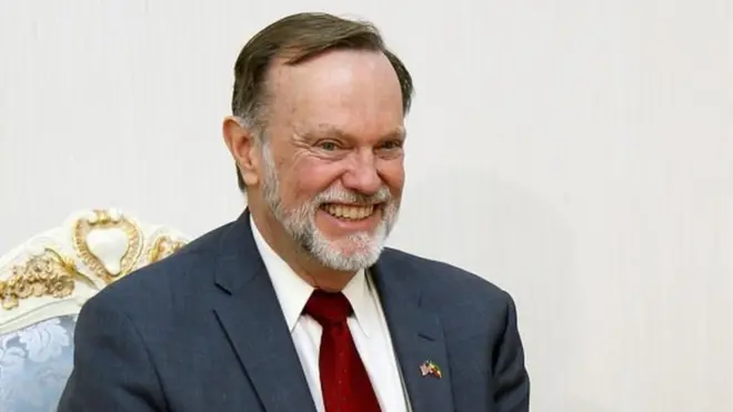 ቲቦር ናጂ ሰመያዊ ባድላ፡ ጻዕዳ ካምቻን ቀይሕ ካራቫታን ገይሩ እናሰሓቐ ዘርኢ ስእሊ