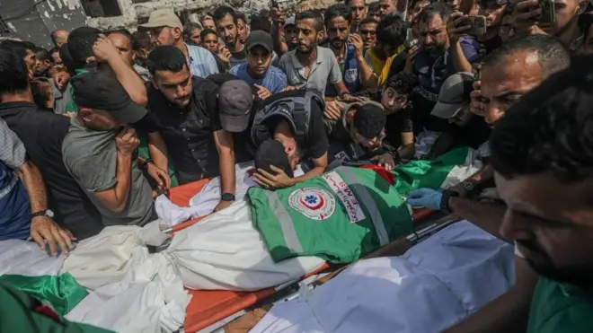  مراسم تشییع و خاکسپاری انس شریف و چهار همکارش در شهر غزه برگزار شد