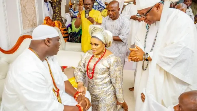 Aworan Ooni ati Olori Mariam Ogunwusi