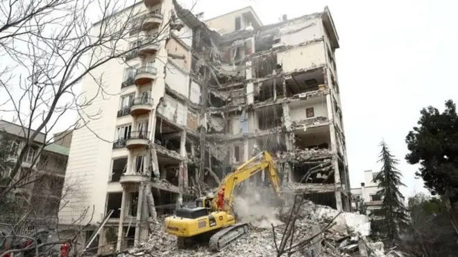 Daar ku taalla Tehran oo burburtay