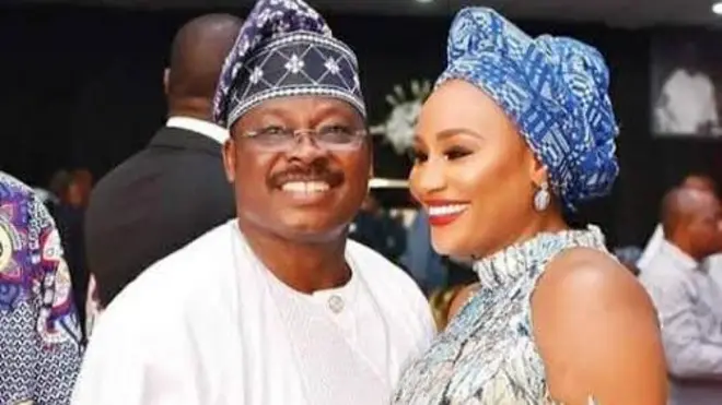 Gómìnà àná ìpínlẹ̀ Oyo, Abiola Abimobi àti ọmọbìnrin rẹ̀, Abisola 