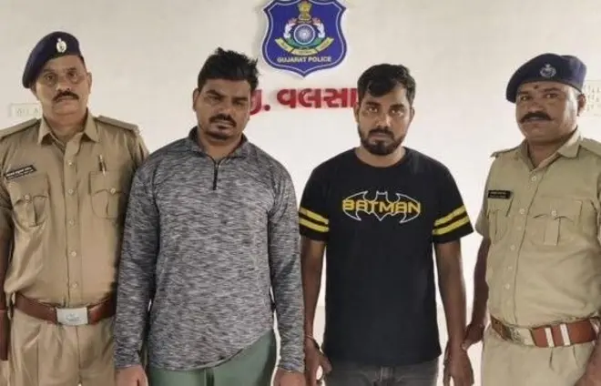 గుజరాత్​ దొంగతనం, వల్సాడ్​​, ఉమర్​ గామ్​, పోలీసులకు దొంగల ఫోన్​