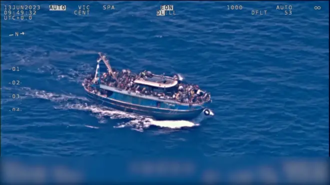 القارب قبل غرقه