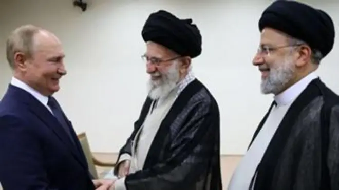 Kiongozi wa Jamhuri ya Kiislamu alimkaribisha kwa furaha Vladimir Putin