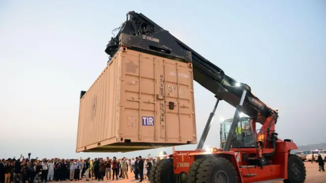 2019 में चाबहार पोर्ट से अफ़ग़ानिस्तान ने भारत को सामान भेजा था. 