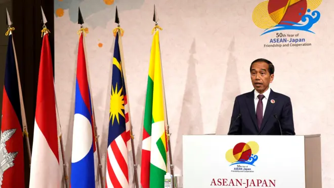 အာဆီယံ-ဂျပန် ဆက်ဆံရေး နှစ် ၅၀ ပြည့် အခမ်းအနားကို အင်ဒိုနီးရှားသမ္မတကလည်း ပူးတွဲဥက္ကဋ္ဌအနေနဲ့ ဦးဆောင်ပြုလုပ်တာဖြစ်ပါတယ်