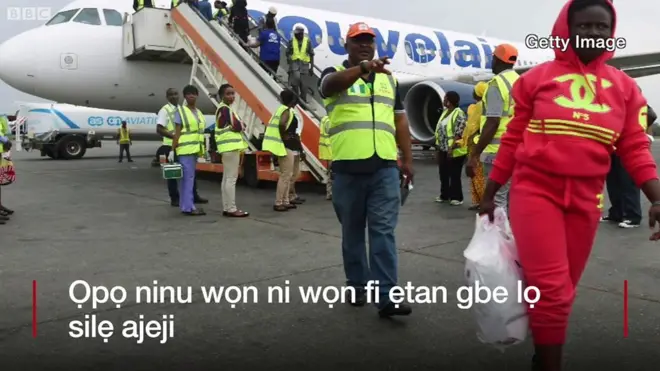 Awon eniyan n so kale ninu oko ofurufu