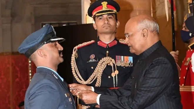 अभिनंदन वर्तमान