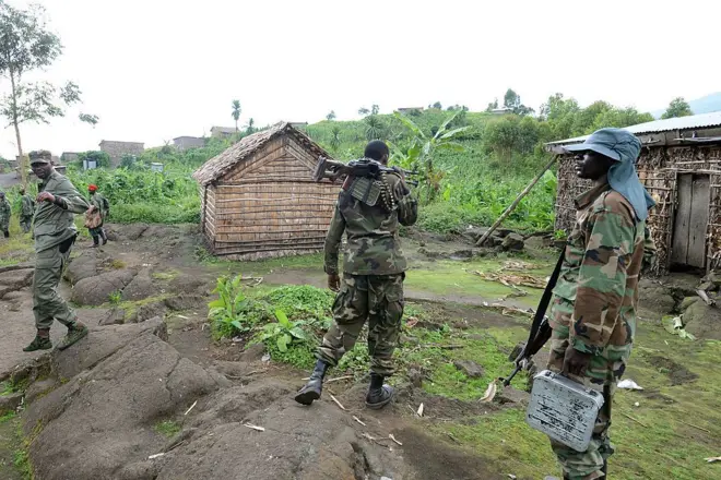 Ingabo za M23 mu mujyi wa Mutaho, kuri kirometero 15 uvuye Goma (ifoto yo mu 2013)
