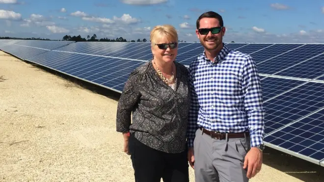 La ciudad estará alimentada por 343.000 paneles solares alineados en un terreno equivalente a cerca de 200 canchas de fútbol.
