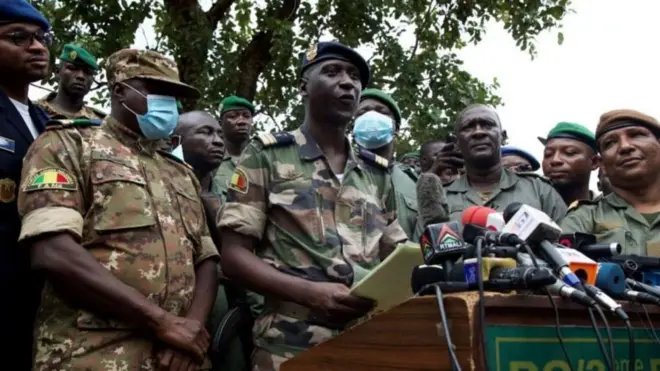 ወተሃደራዊ ኮሎኔል ኣሲሚ ጎታ ሓድሽ መራሒ ኮይኑ ኣሎ።